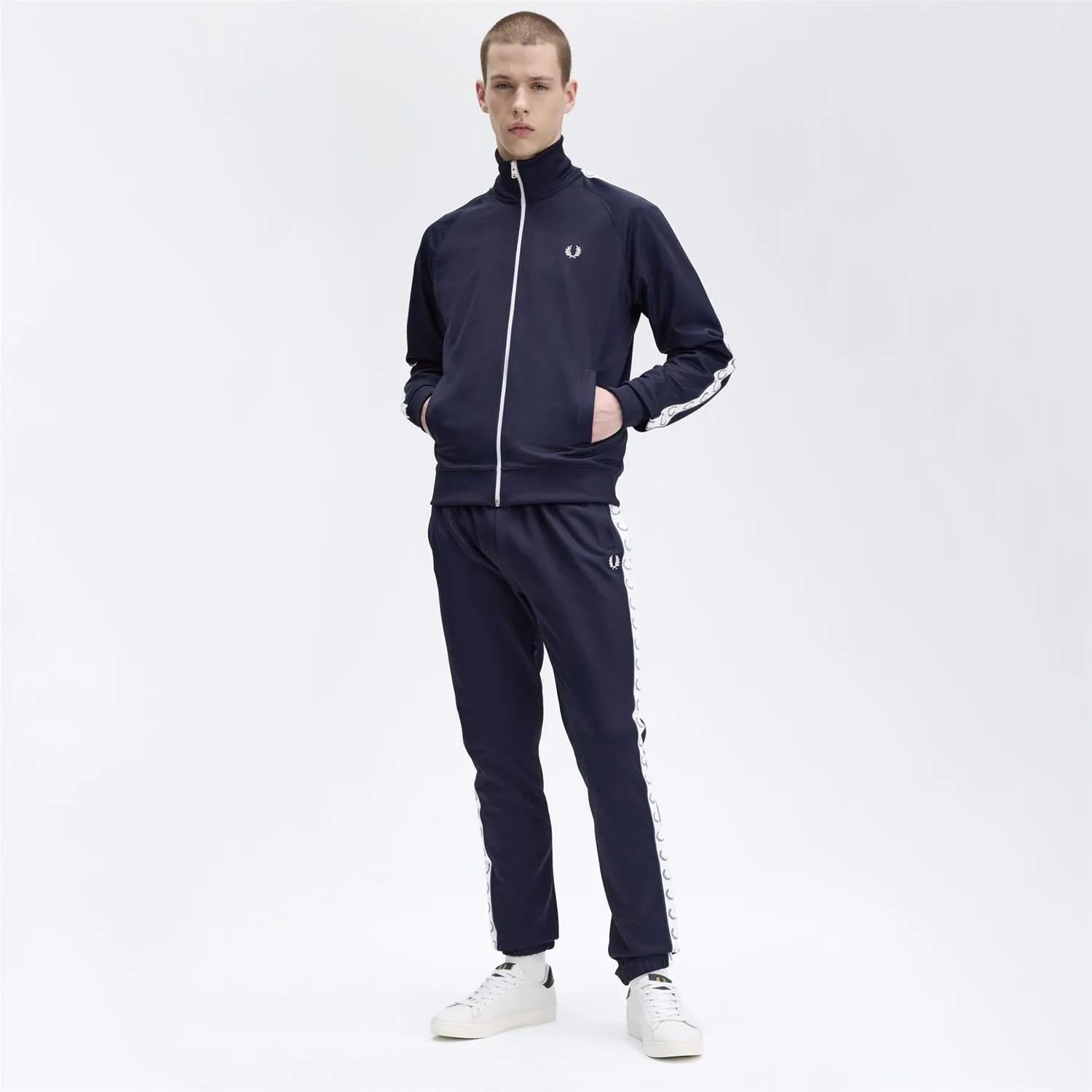 06699 Fred Perry Taped track jacket Blue