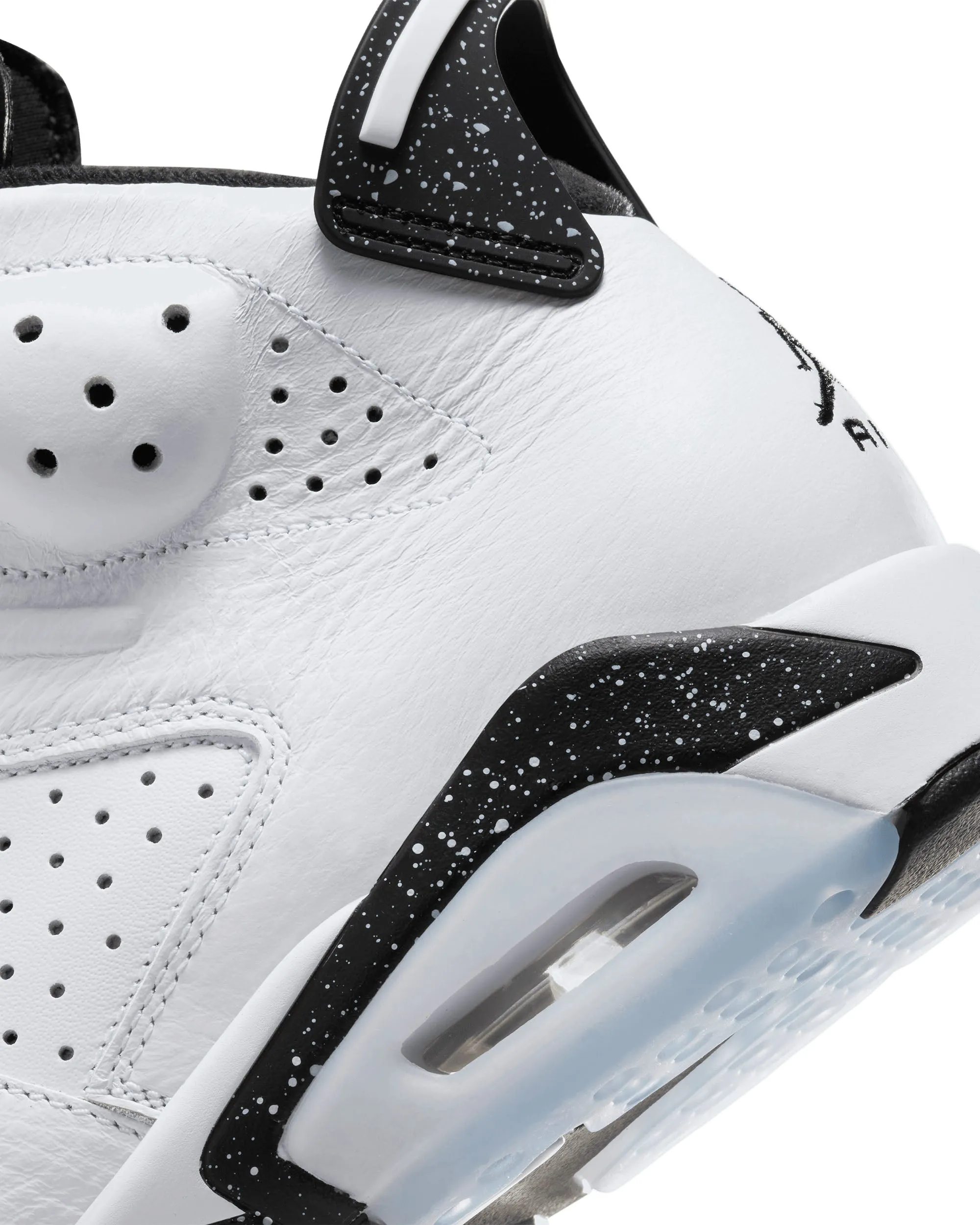 Air Jordan 6 Retro - White / Black