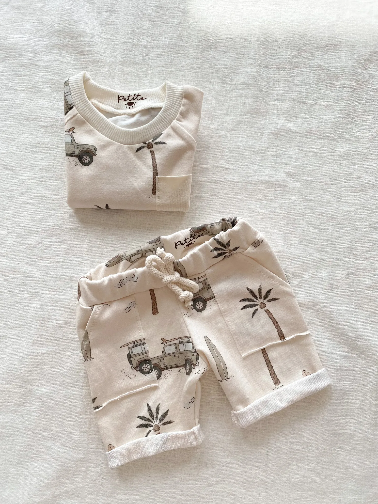 Baby boy shorts / cars & palm trees