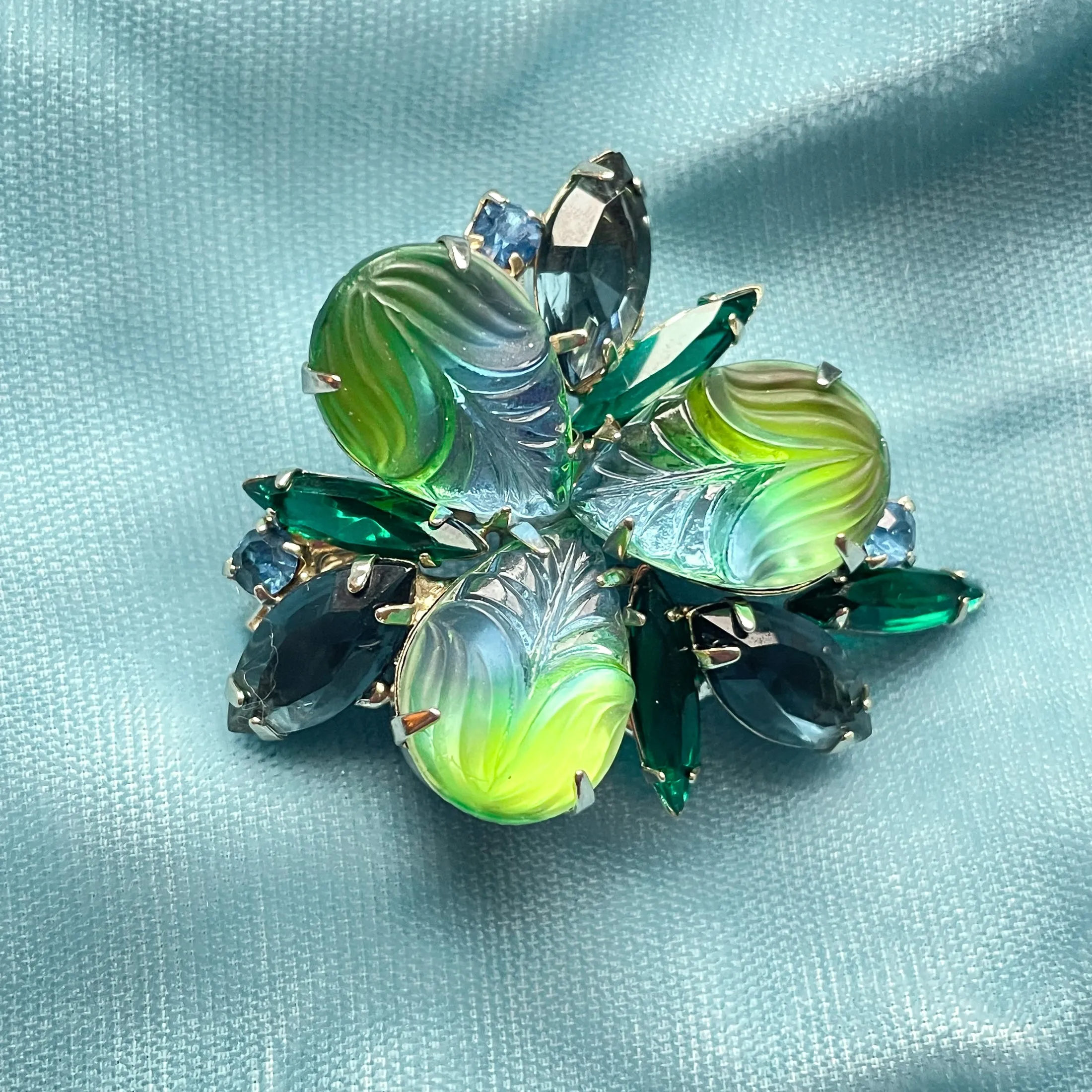 Beautiful Blue/Green Givre Art Glass Rhinestone Brooch