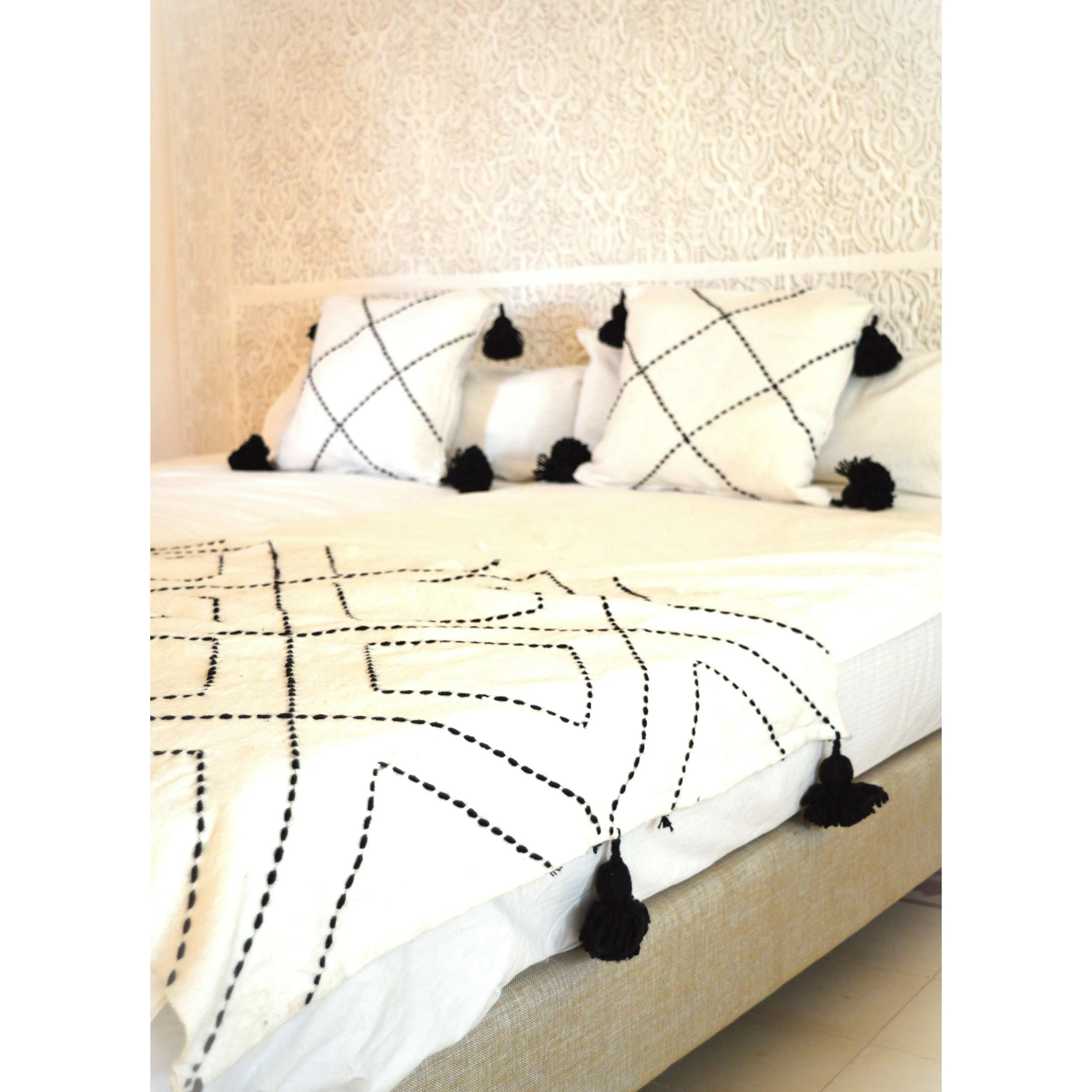 Black & White Beni Ourain Style Moroccan Handwoven Bed-End Cover Blanket