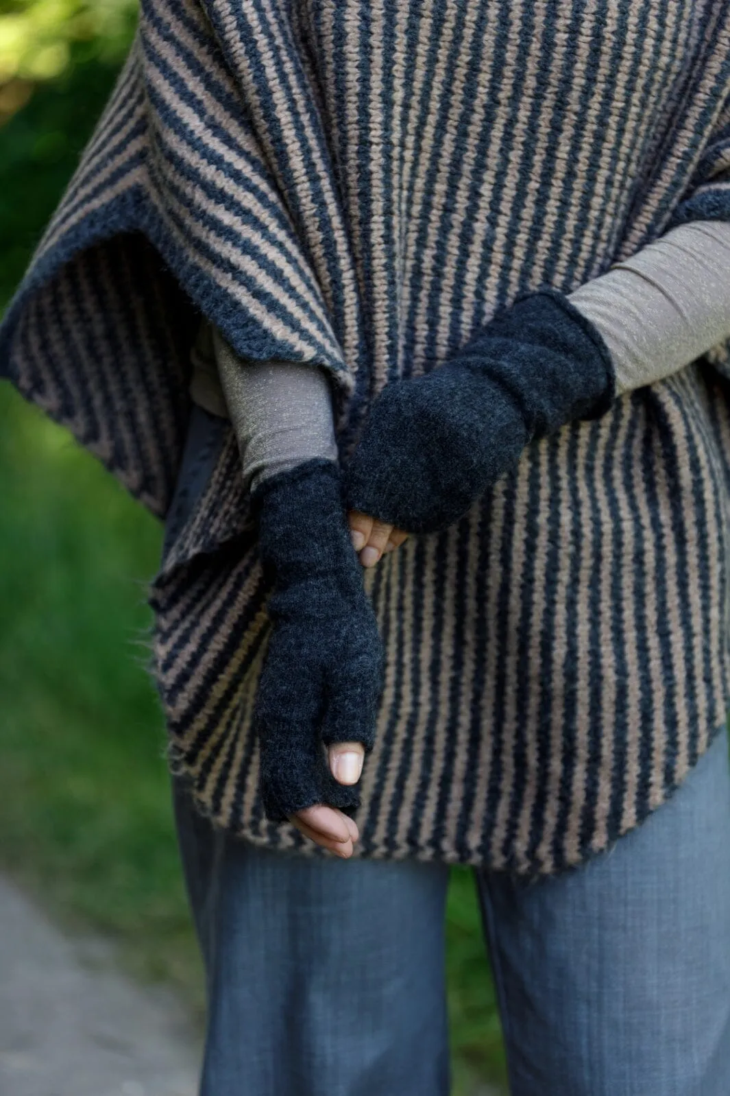 Black Colour - Bcdell Short Handwarmers - Dk. Grey Melange