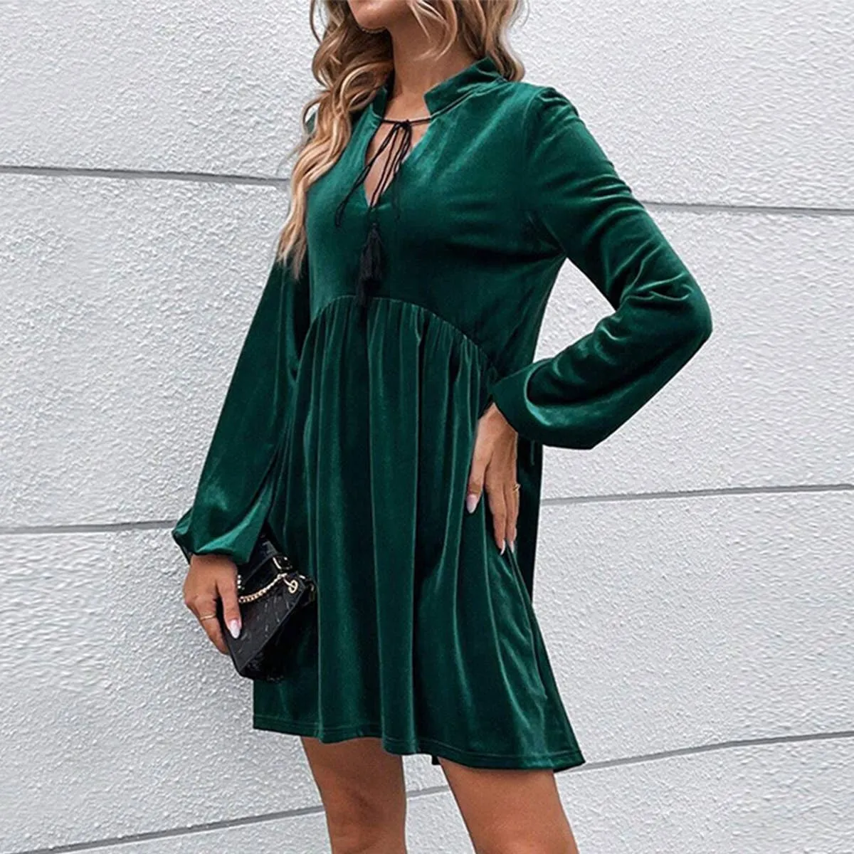 BUBBLY LONG SLEEVED V NECK LACE UP VELVET DRESS_CWDSD3235