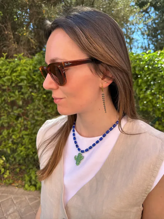 Collar de cerámica azul y piedra Agata de arbol con cactus de cristal