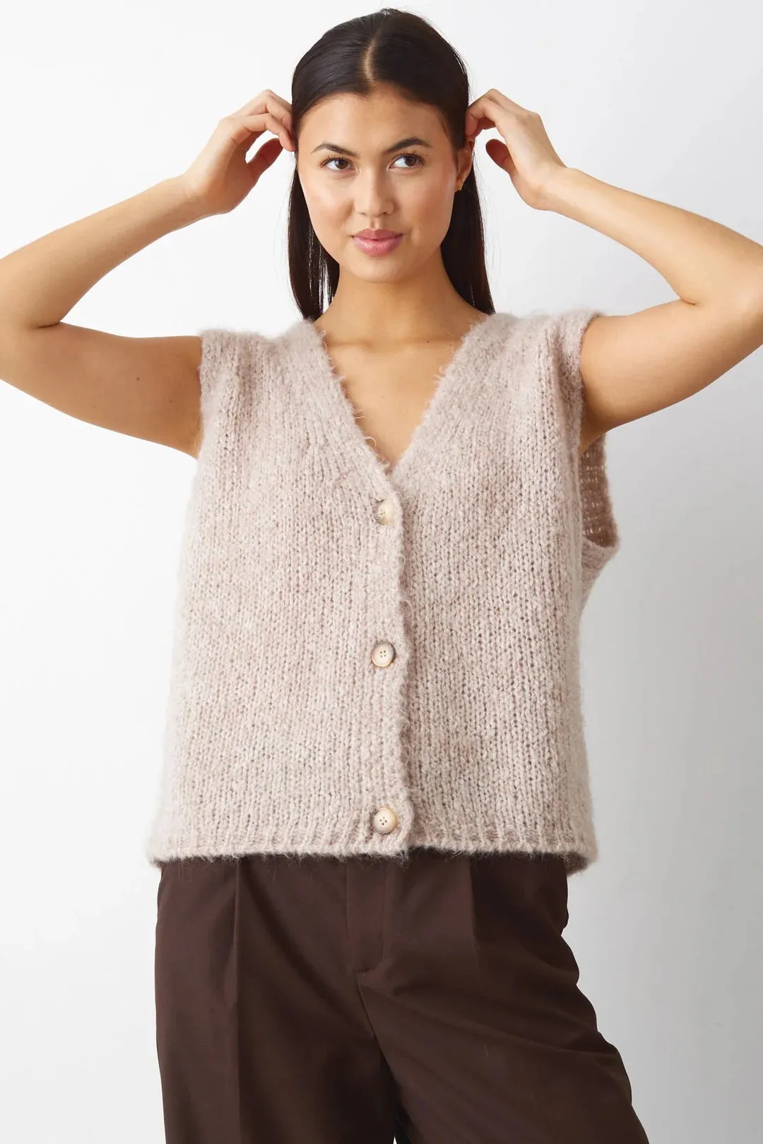 Jacey Knit Vest in Oatmeal