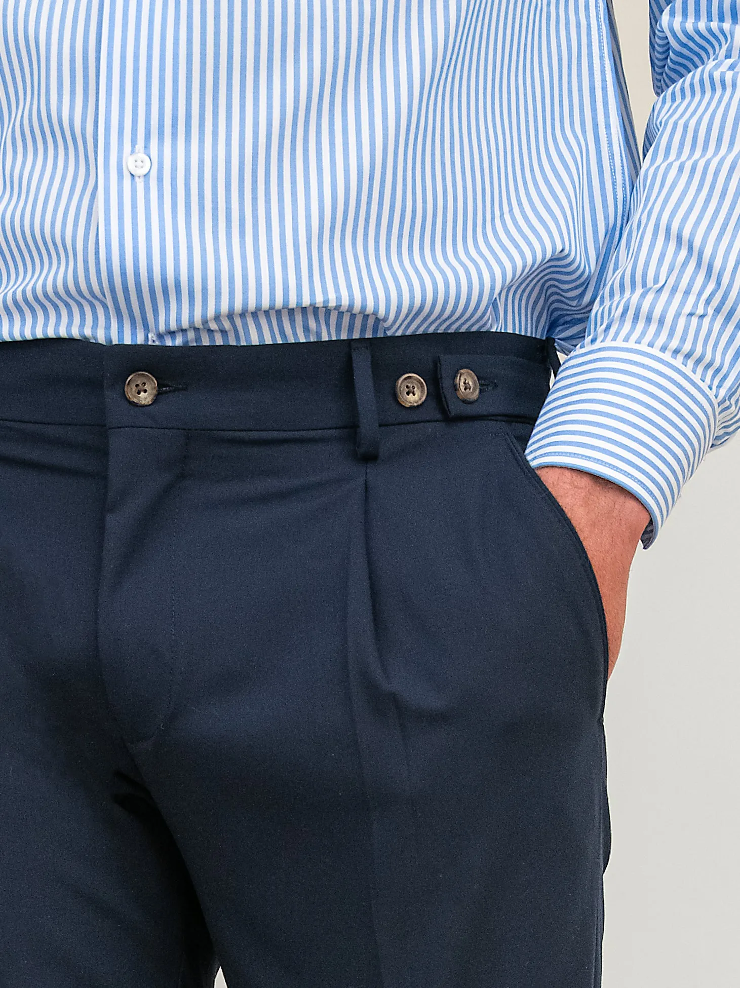 PANTALONE ELEGANTE CON BOTTONI BLU