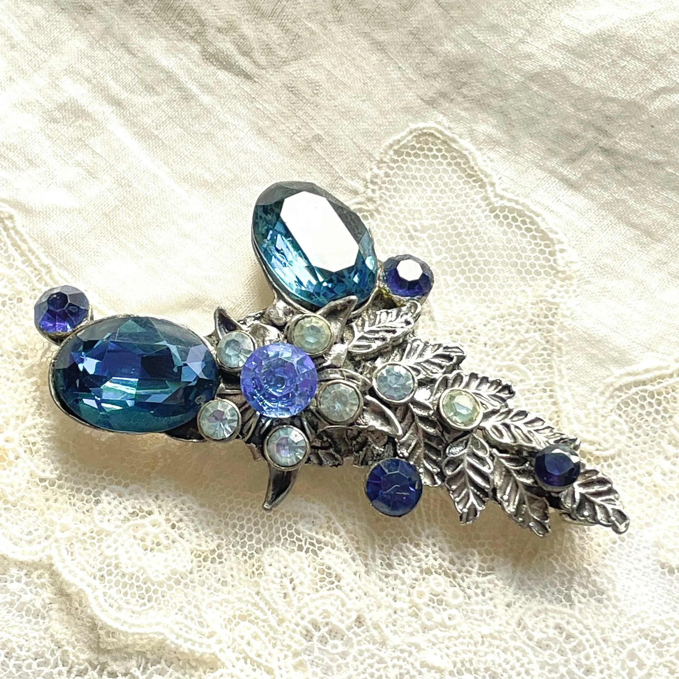 Vintage 40s Blue Rhinestone Crystal Brooch, Pot Metal Floral Brooch