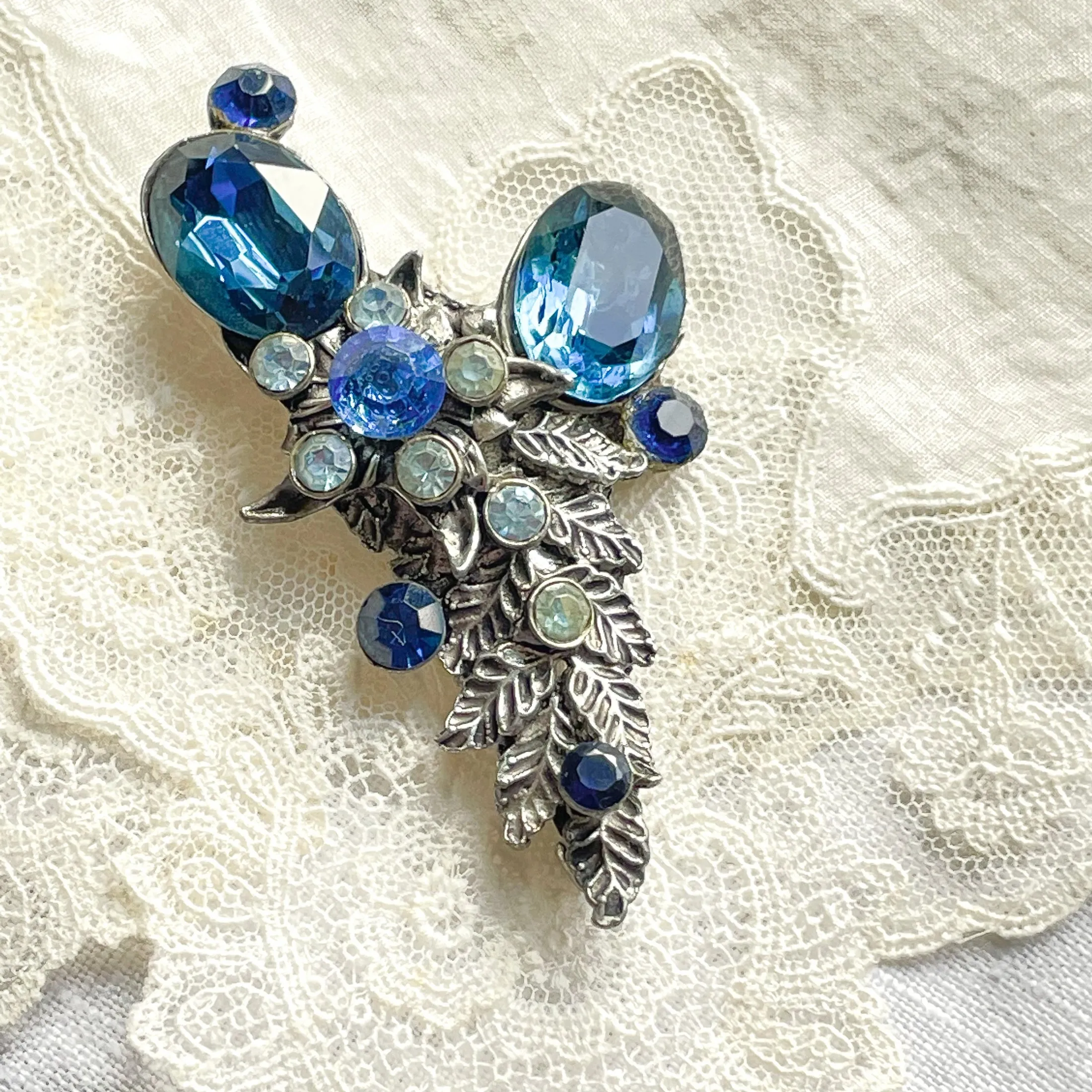 Vintage 40s Blue Rhinestone Crystal Brooch, Pot Metal Floral Brooch