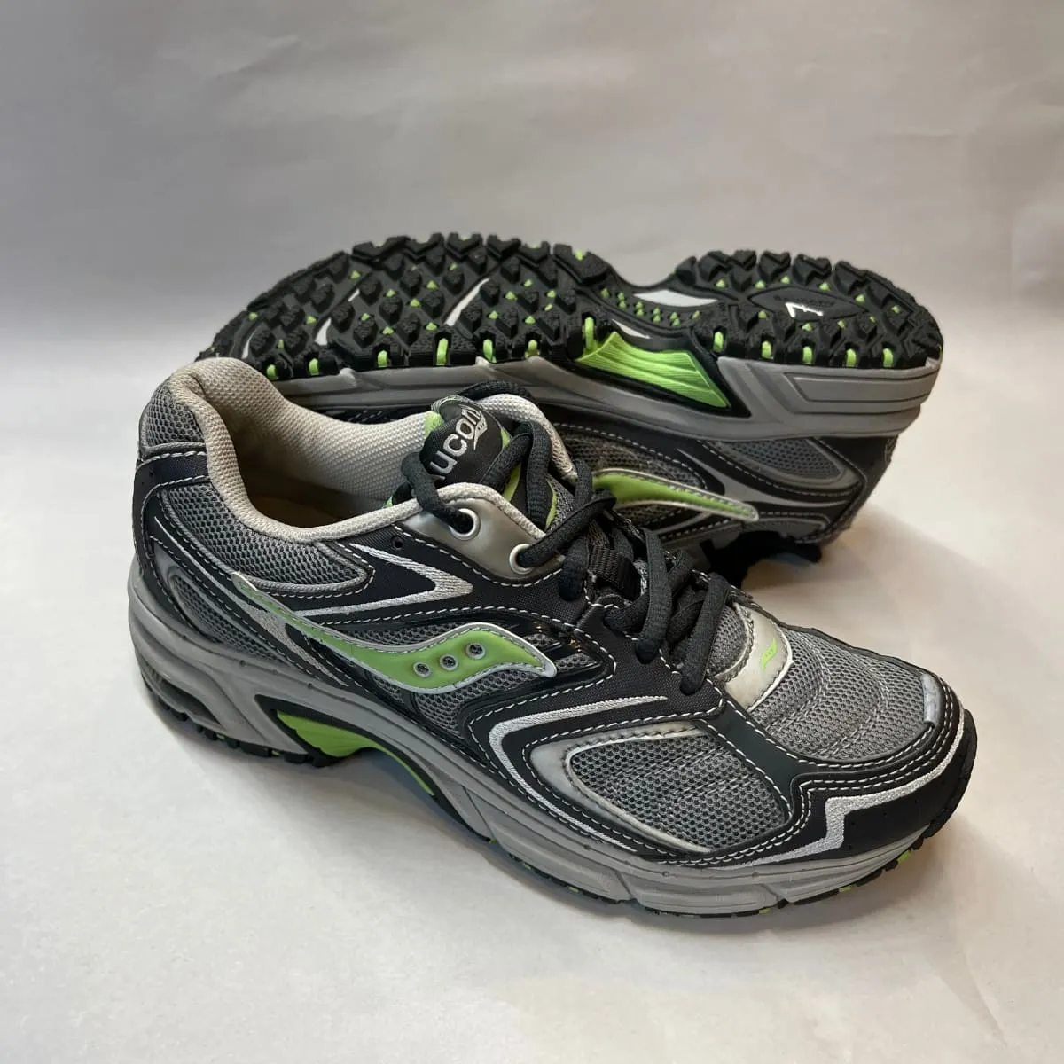 Women's Saucony •Ridge TR-Original• Trail Running Shoe - Gray/Green- Size 7M Preowned